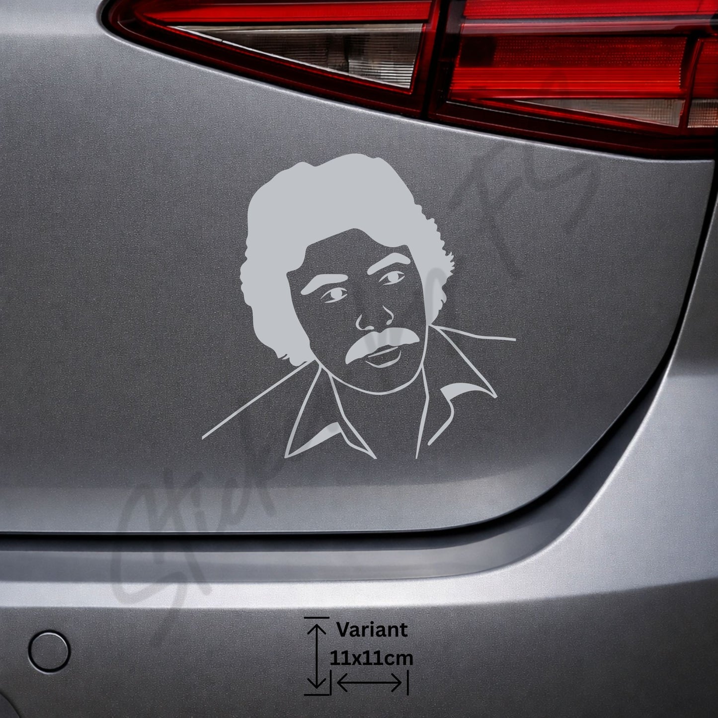 Silberner Ferdi Tayfur Sticker als freigestelltes Porträtmotiv in 11 × 11 cm