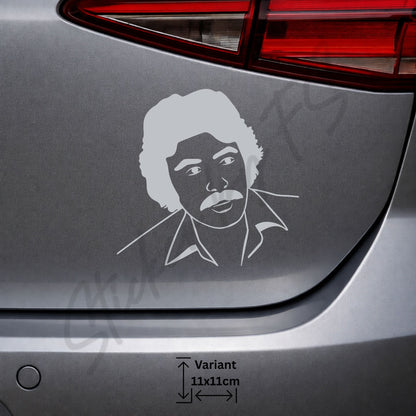 Silberner Ferdi Tayfur Sticker als freigestelltes Porträtmotiv in 11 × 11 cm