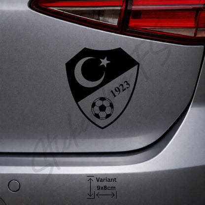 Schwarzer Milli Takım Logo Sticker auf der Heckklappe eines Fahrzeugs. Türkische Nationalmannschaft Auto Aufkleber aus hochwertiger Premium-Folie für Auto, Motorrad, Fensterscheibe und Karosserie.
