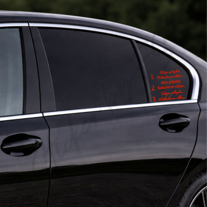 Roter Rüya gibiydin, Kabuslarım oldun Sticker auf schwarzer Seitenscheibe – markanter türkischer Autoaufkleber mit Schriftzug