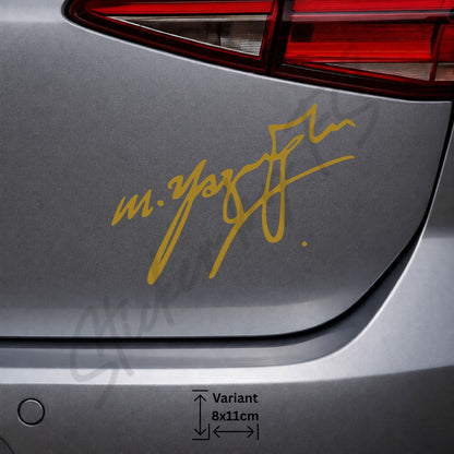 goldener Muhsin Yazıcıoğlu Sticker auf Auto Heckscheibe edler Auto Aufkleber mit stilvoller Wirkung