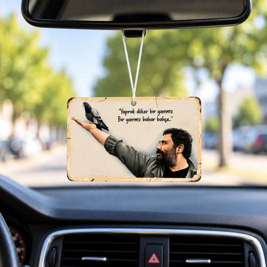 Ahmet Kaya Duftbaum mit Porträtmotiv und Schriftzug für Auto, Wohnräume und Büro